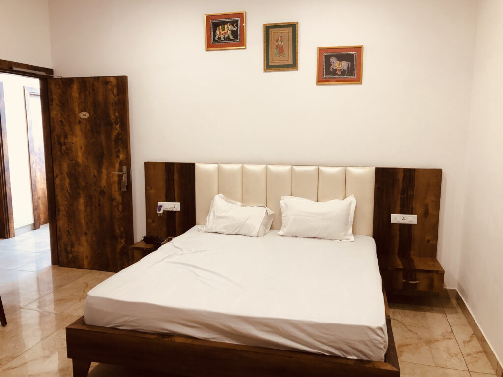 best hotel in sirhind